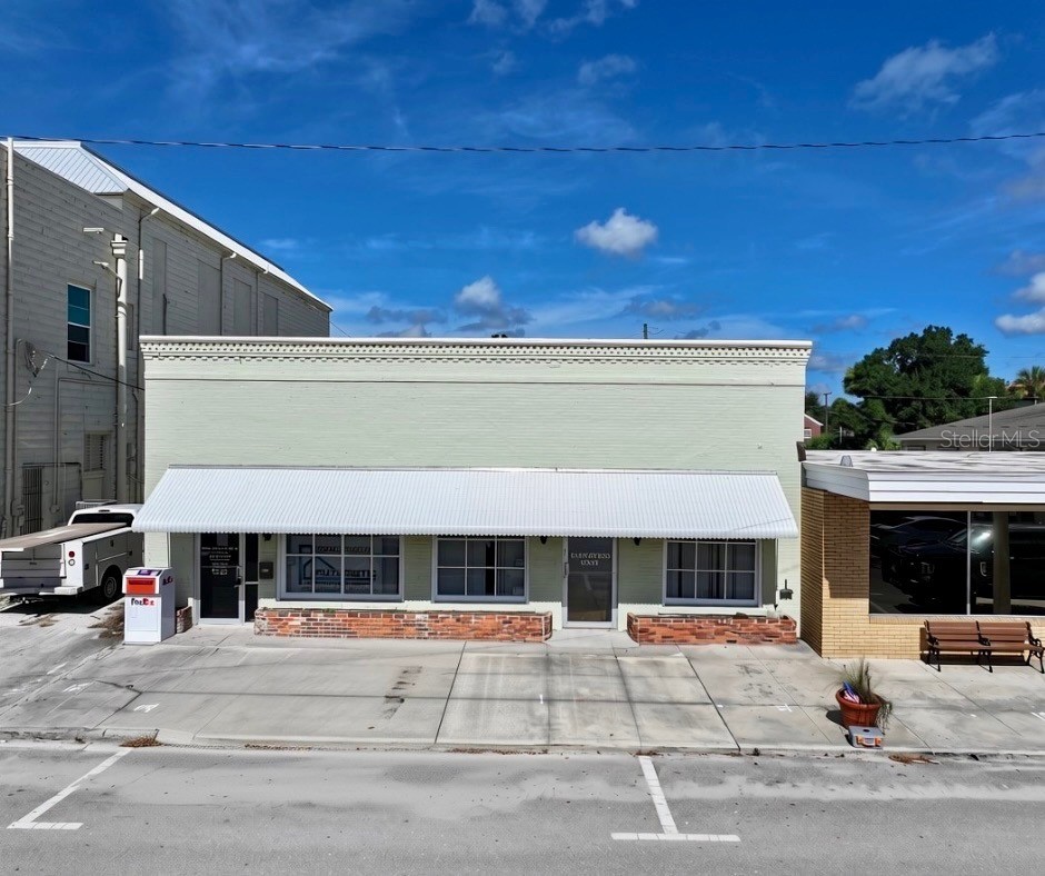 11 N POLK AVE