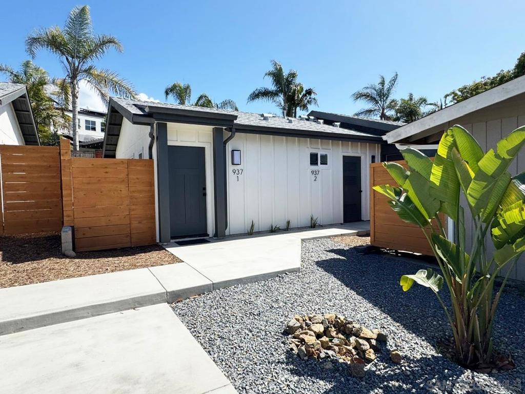 931 937 Regal Rd.