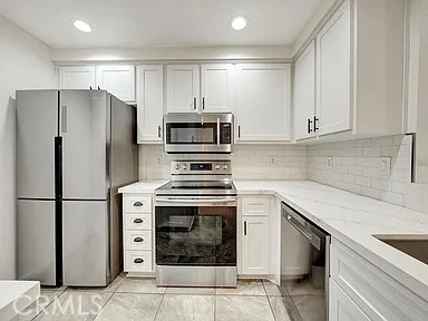 3867 Thorncroft