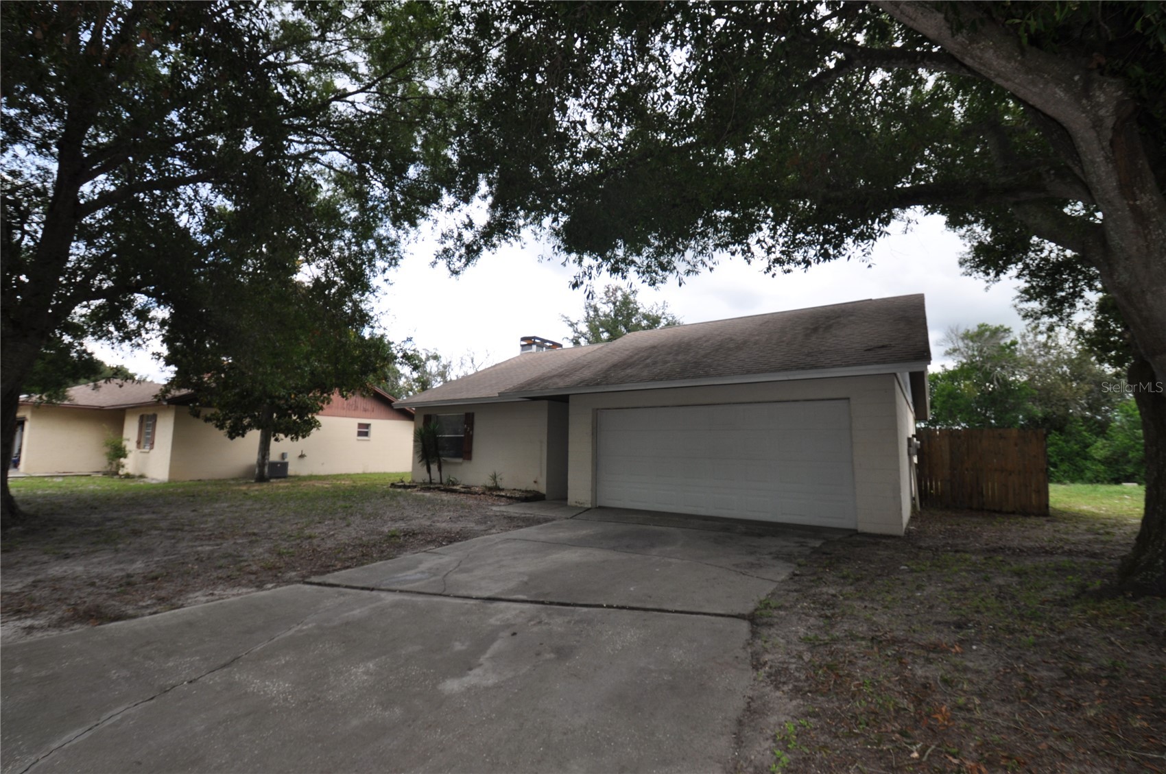 828 CINNAMON DRIVE E