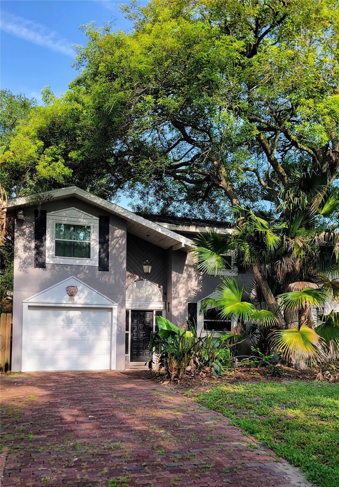 814 LAUREL AVENUE 2