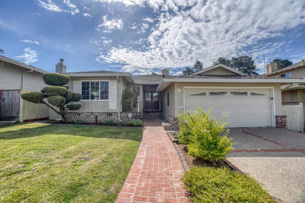 2171 Rosewood Drive