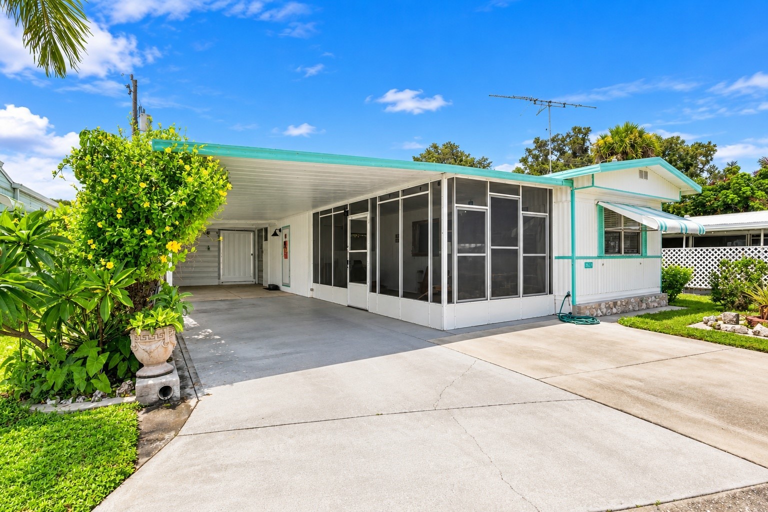 3321 CAROL DRIVE