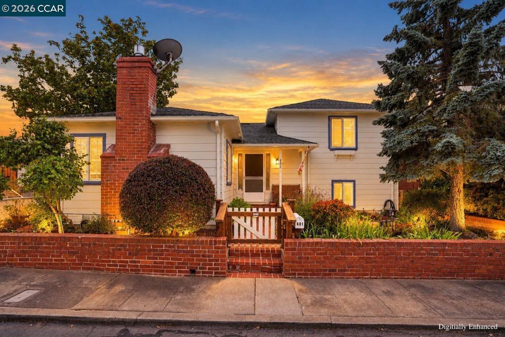 601 Alhambra St