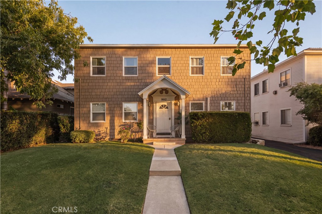902 S Marengo 2