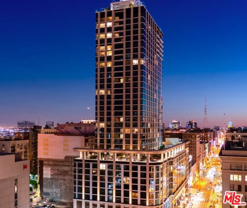 400 S Broadway 502