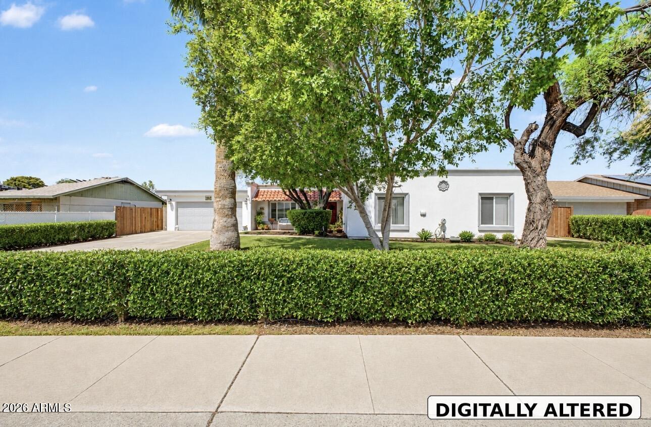 5816 W ROYAL PALM Road, Glendale, AZ 85302