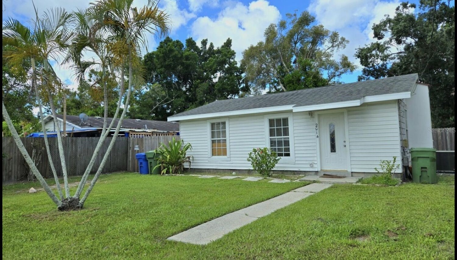 2014 10TH STREET W