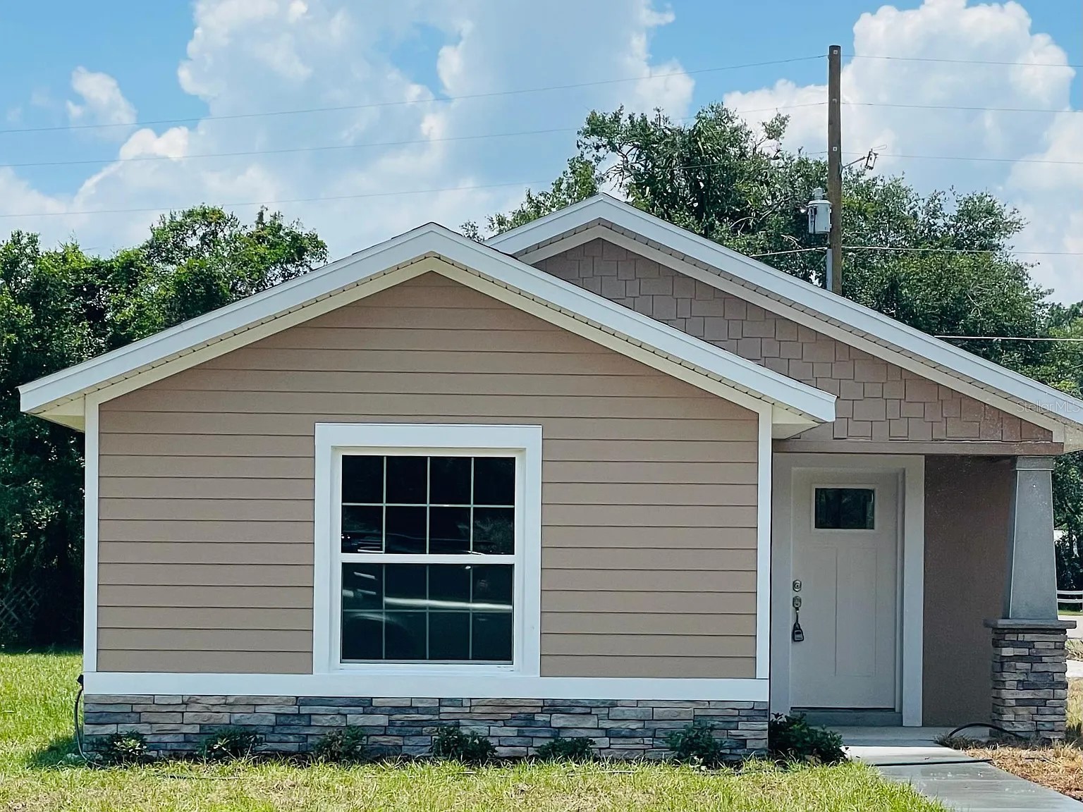 * 202 W IDLEWILD AVE & 506 FAHNSTOCK ST