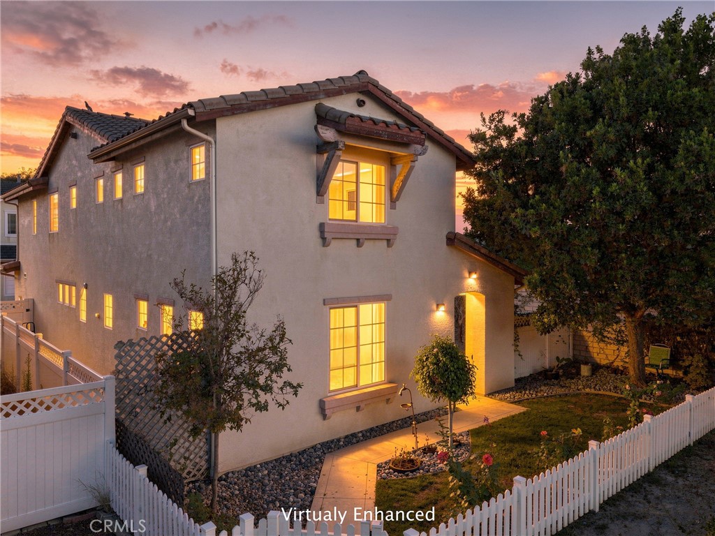 2328 S Cordoban Lane