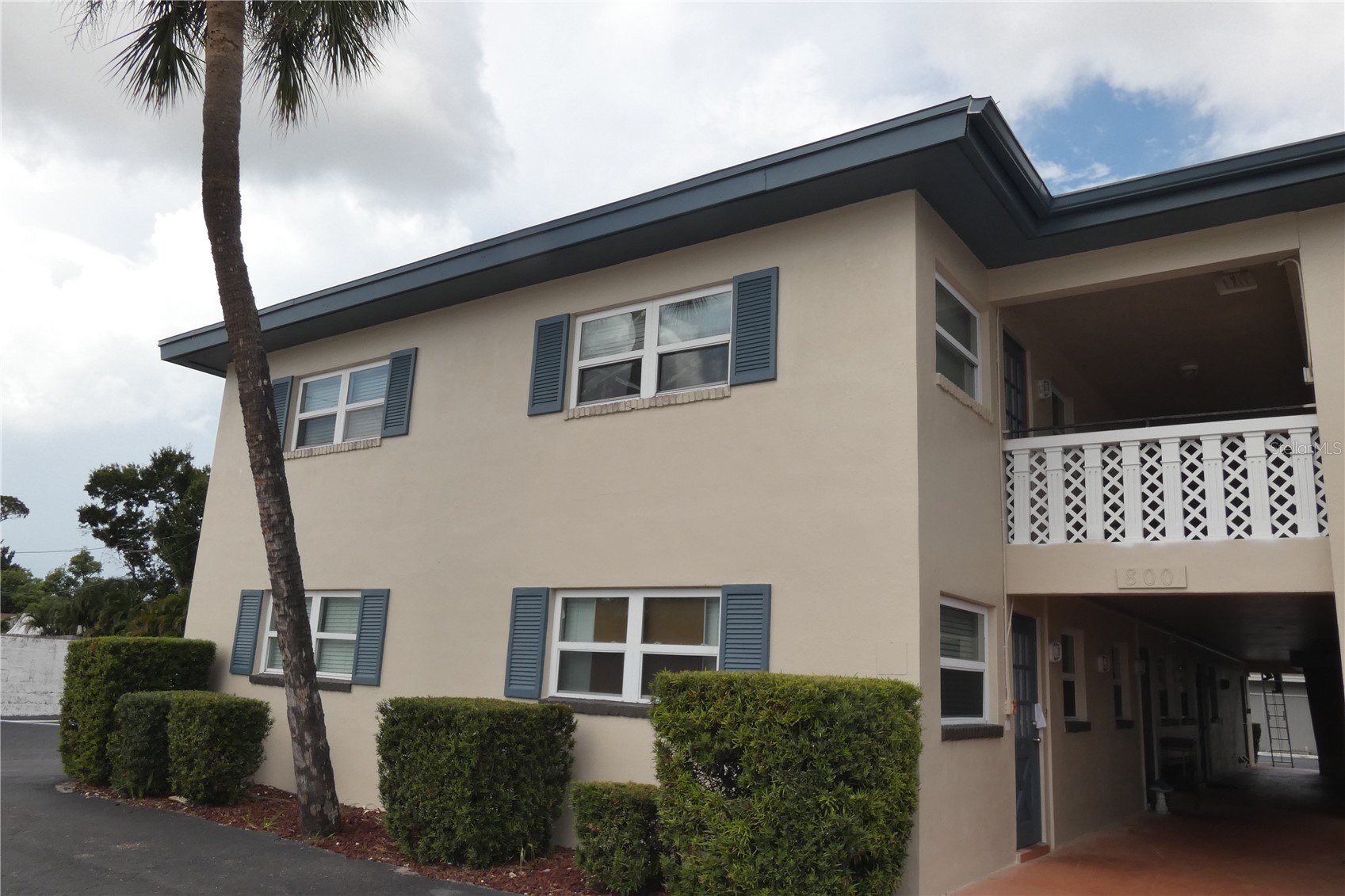 800 TYRONE BOULEVARD N B-1