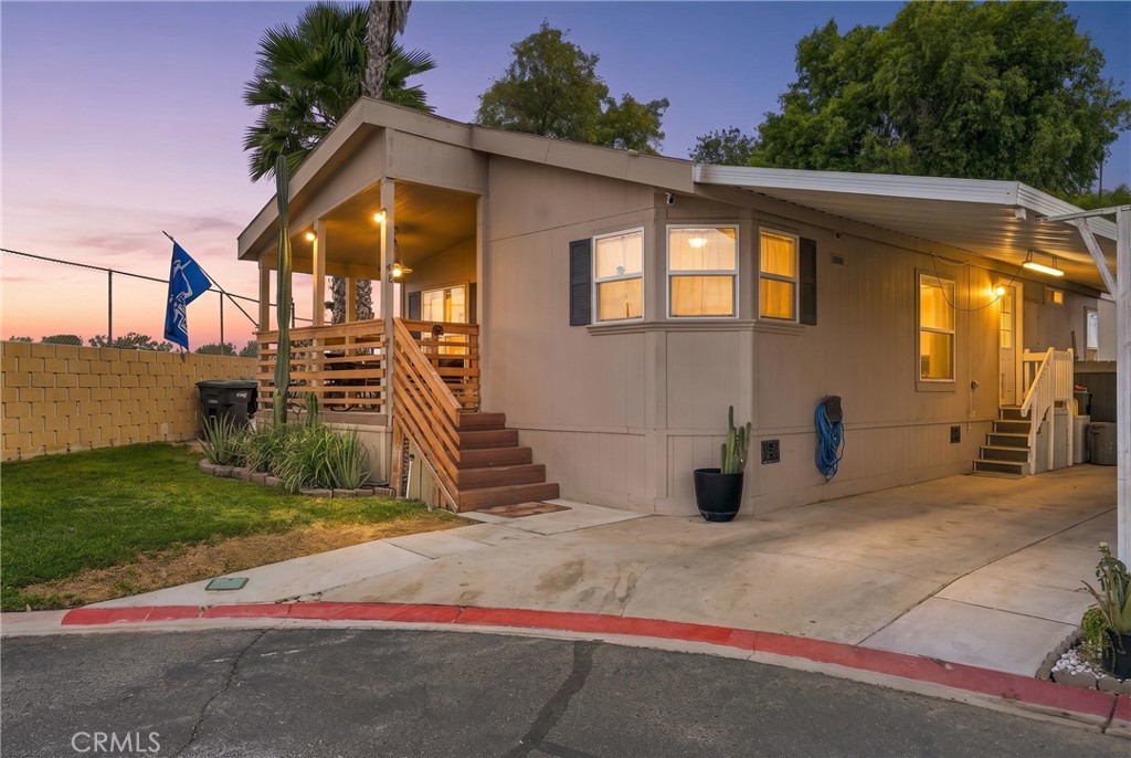 350 E San Jacinto E 49