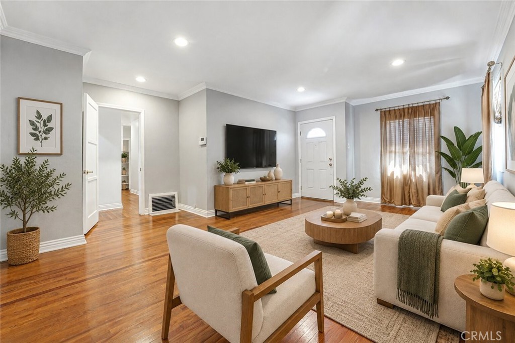 727 W 137th Place