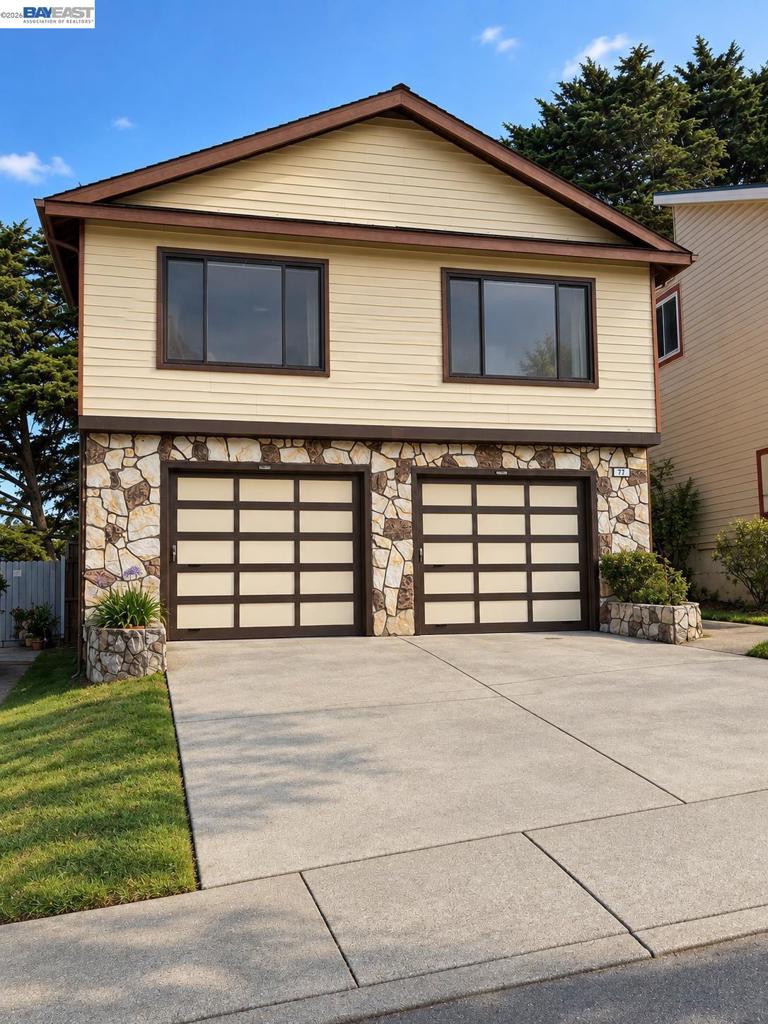 77 Parkrose Ave