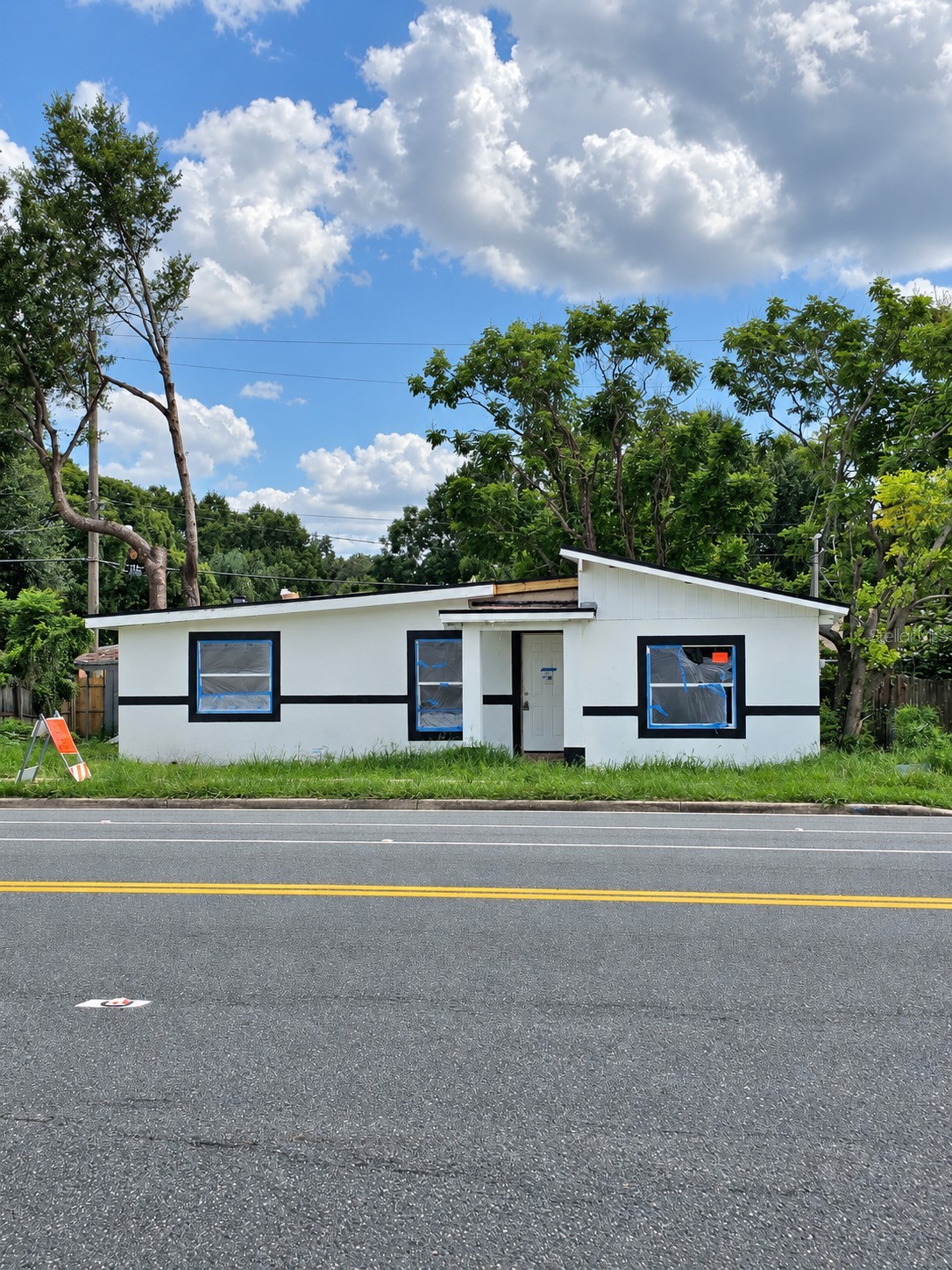 1024 W FAIRBANKS AVENUE