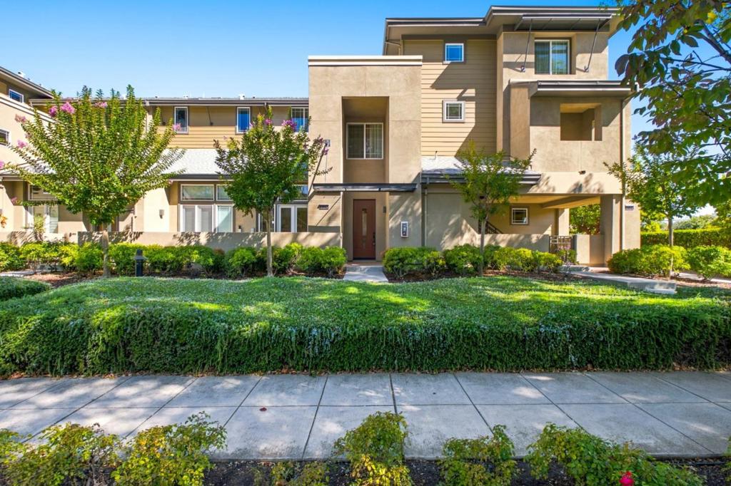 3728 Feather Lane