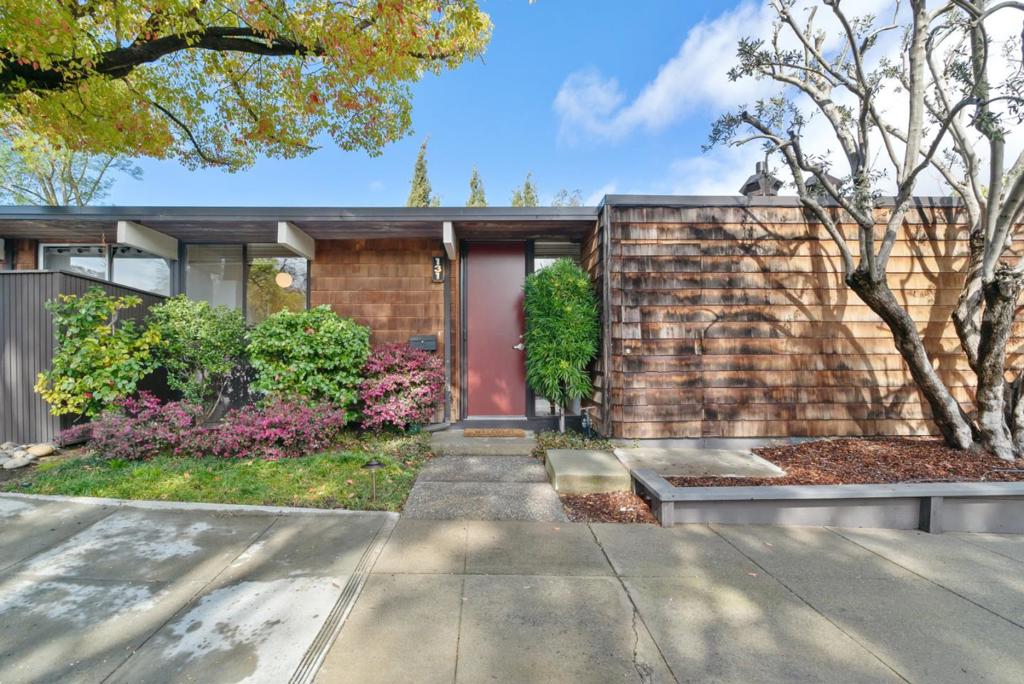 131 Greenmeadow Way