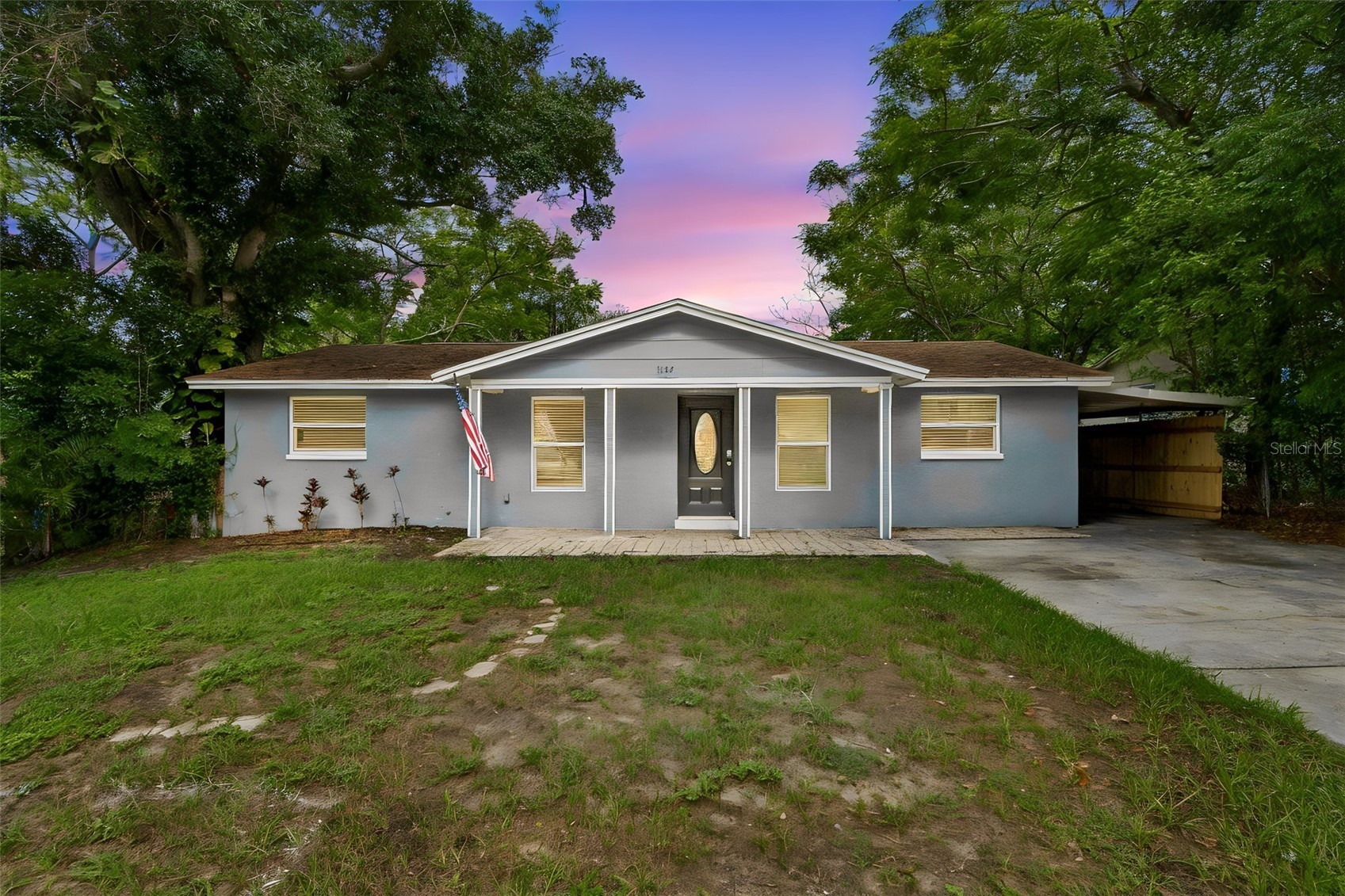 1124 JADEWOOD AVENUE