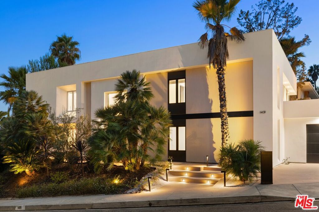 1431 Stradella Road