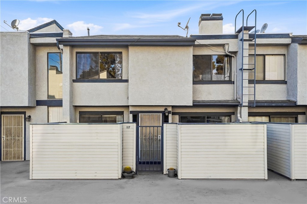 803 E Victoria 117