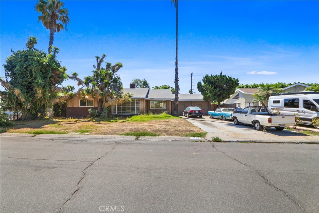 1432 W Birchmont