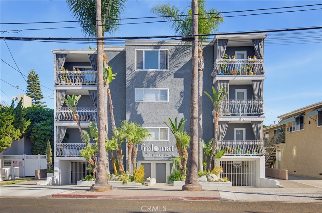 1401 E 3rd Street 16