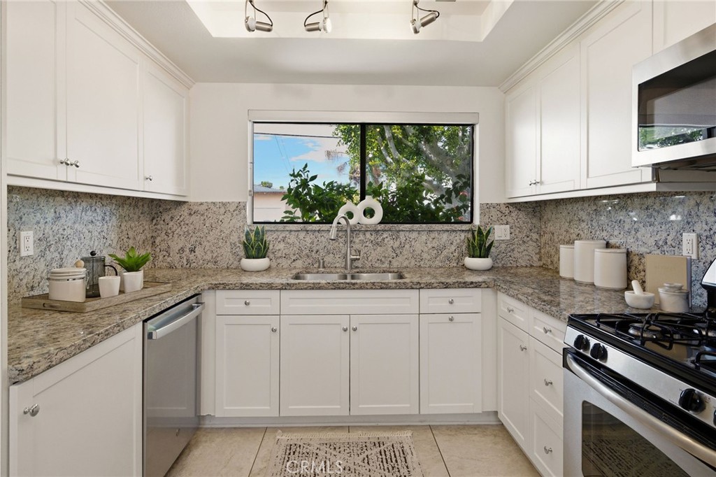 2300 Carnegie Lane 4