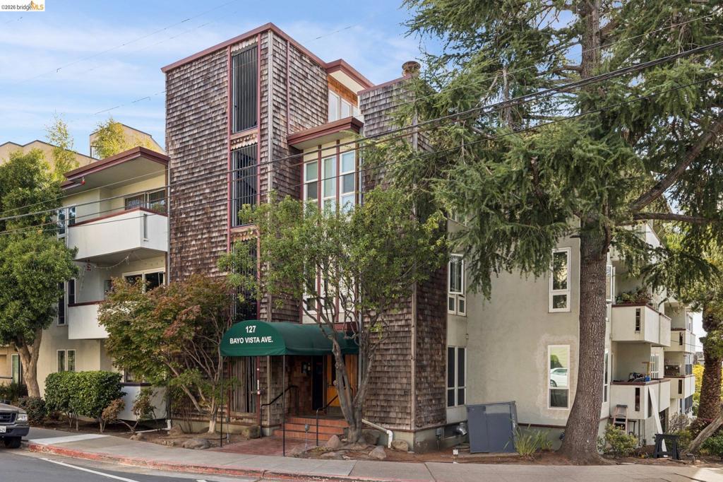 127 Bayo Vista Ave 104