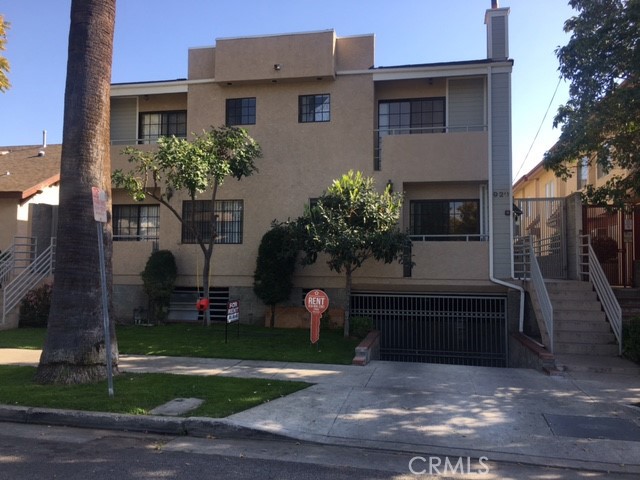 920 E Harvard