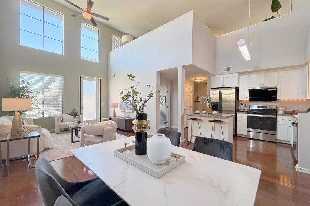 800 N 8th Street 300
