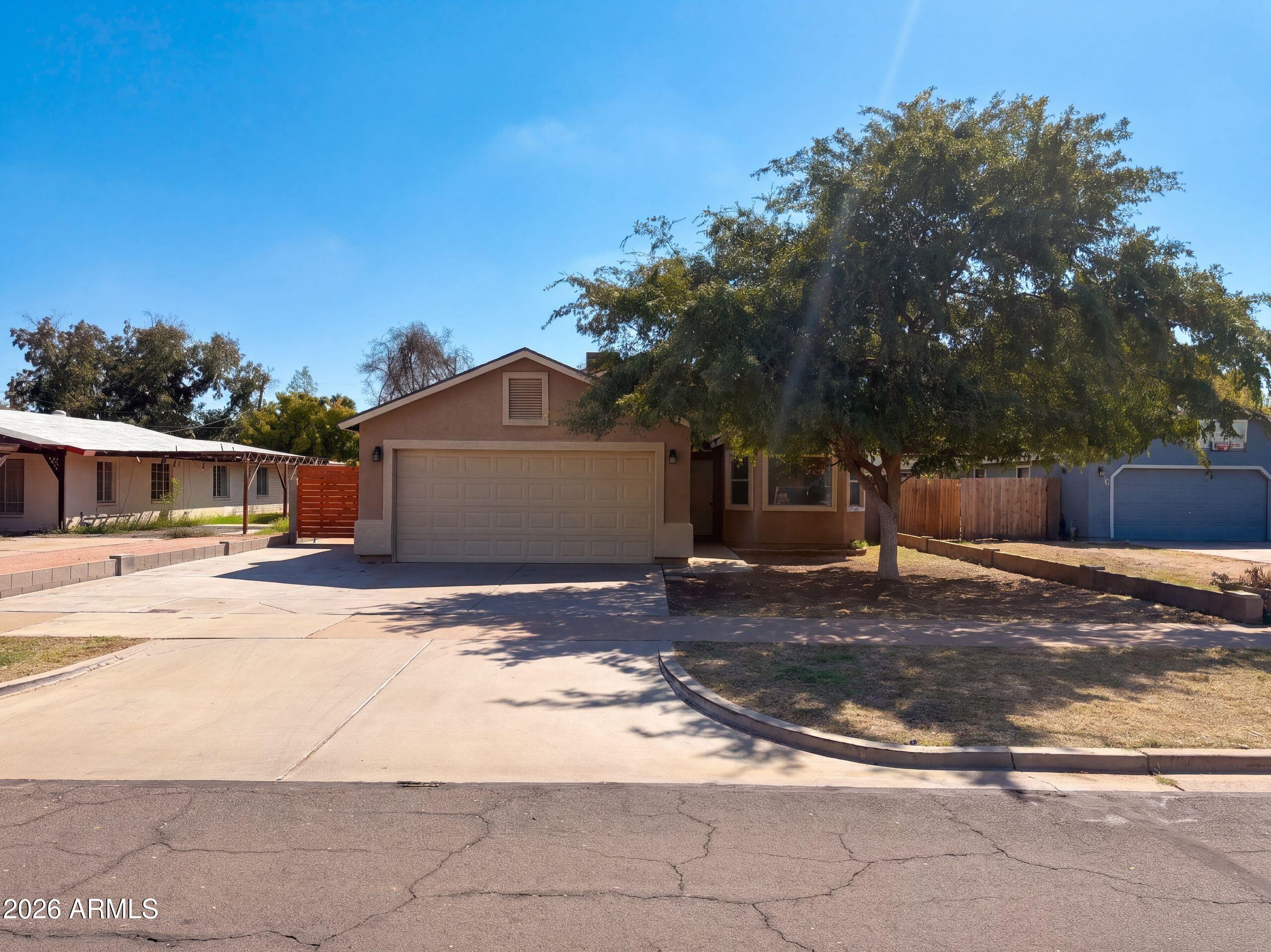 831 N ROBSON, Mesa, AZ 85201
