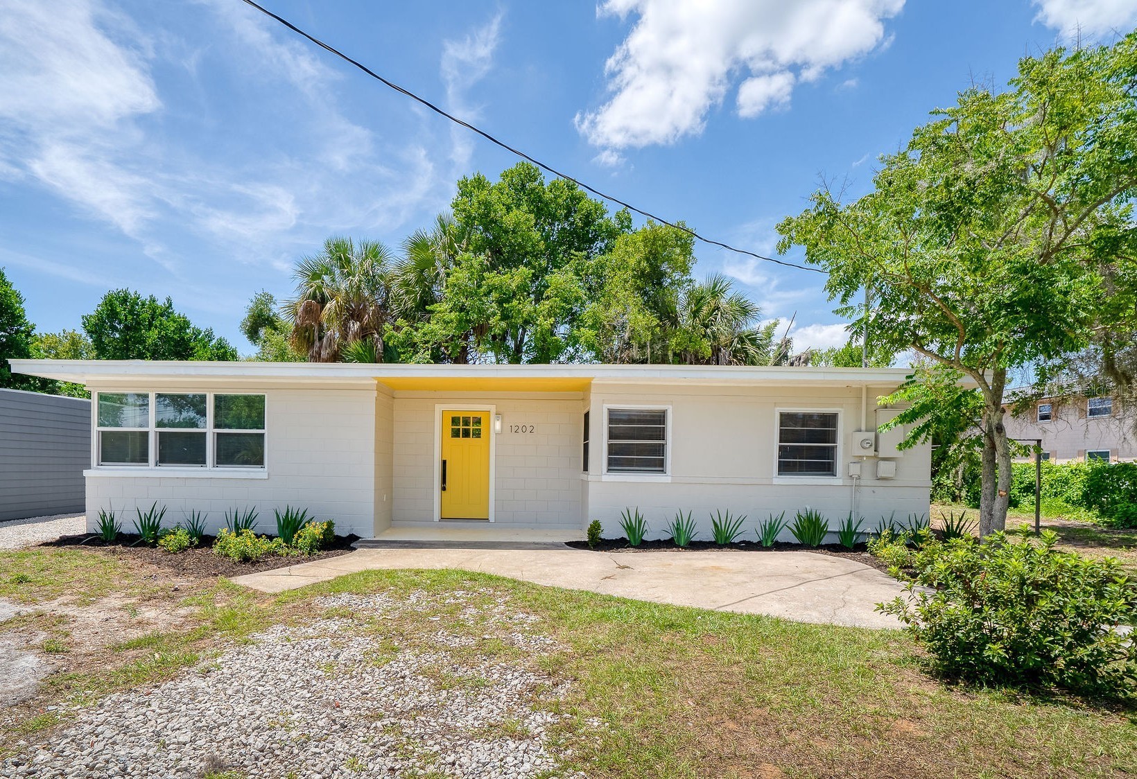 1202 CAROLINE Street, Tavares, FL, 32778 — assumable FHA mortgage at 6.78%