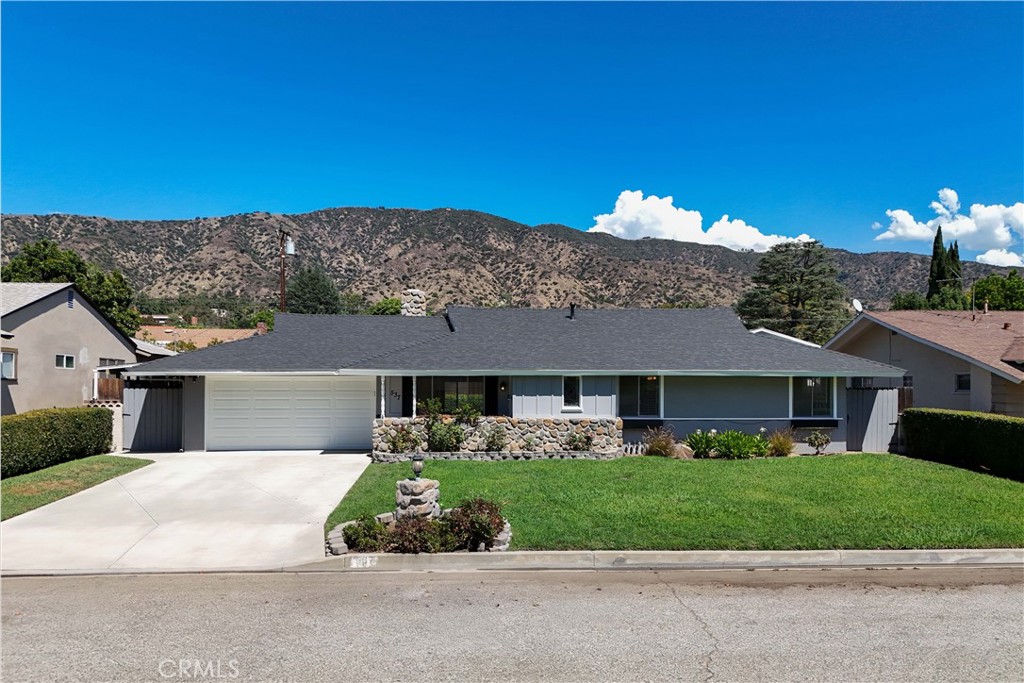537 W Whitcomb