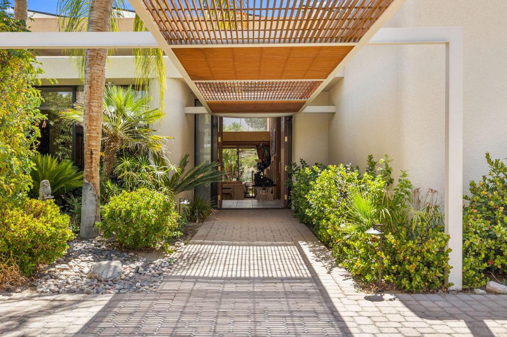 73497 Mariposa Drive