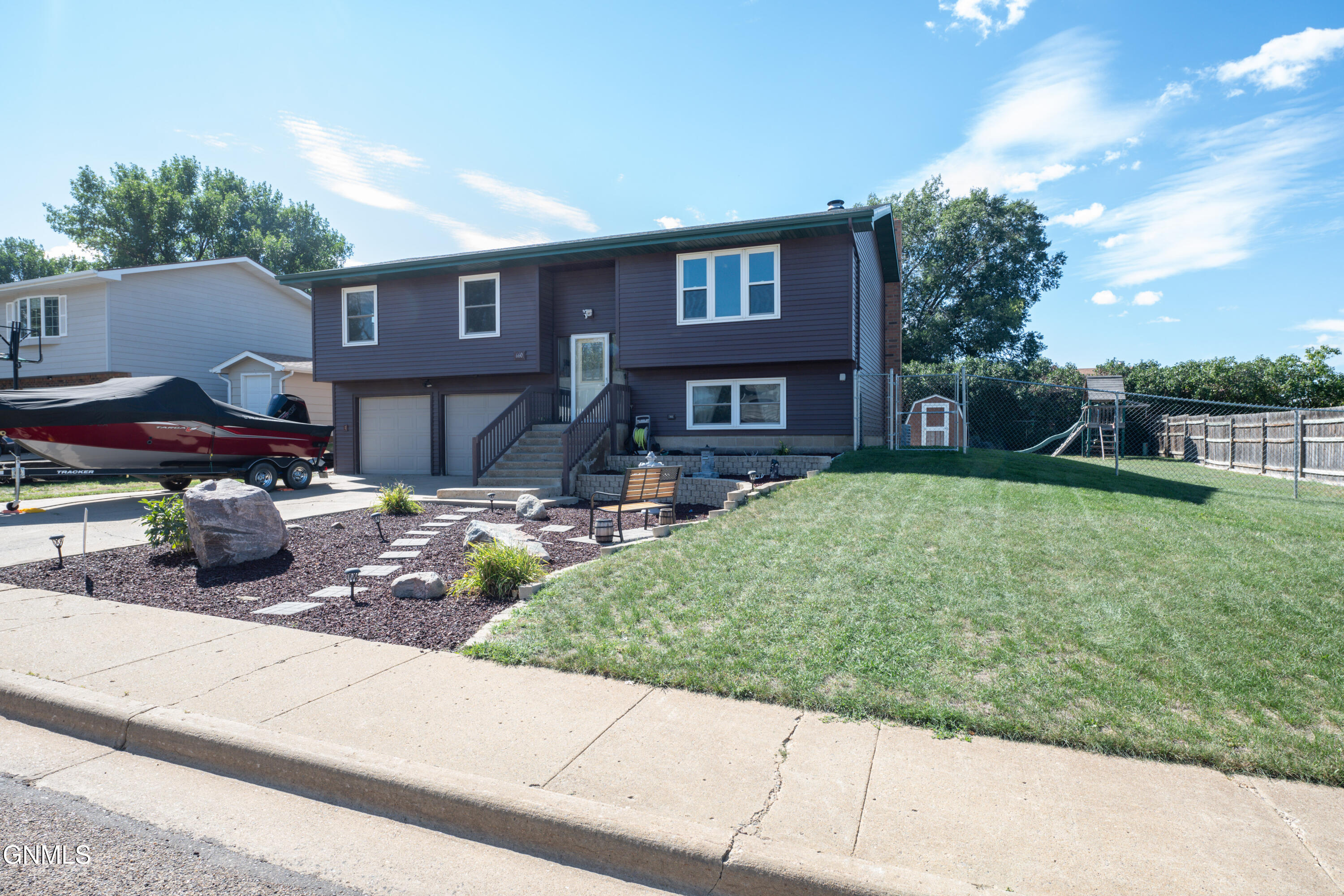 660 5th Avenue, Dickinson, ND, 58601 — assumable FHA mortgage at 6.50%