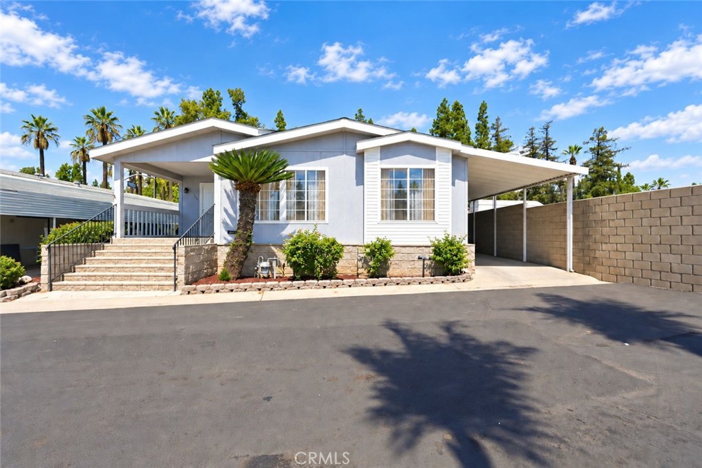 840 E Foothill 205