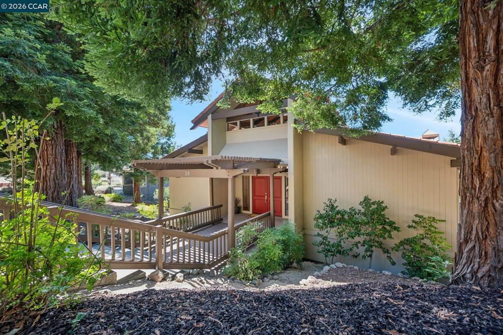 20 Northridge Ln