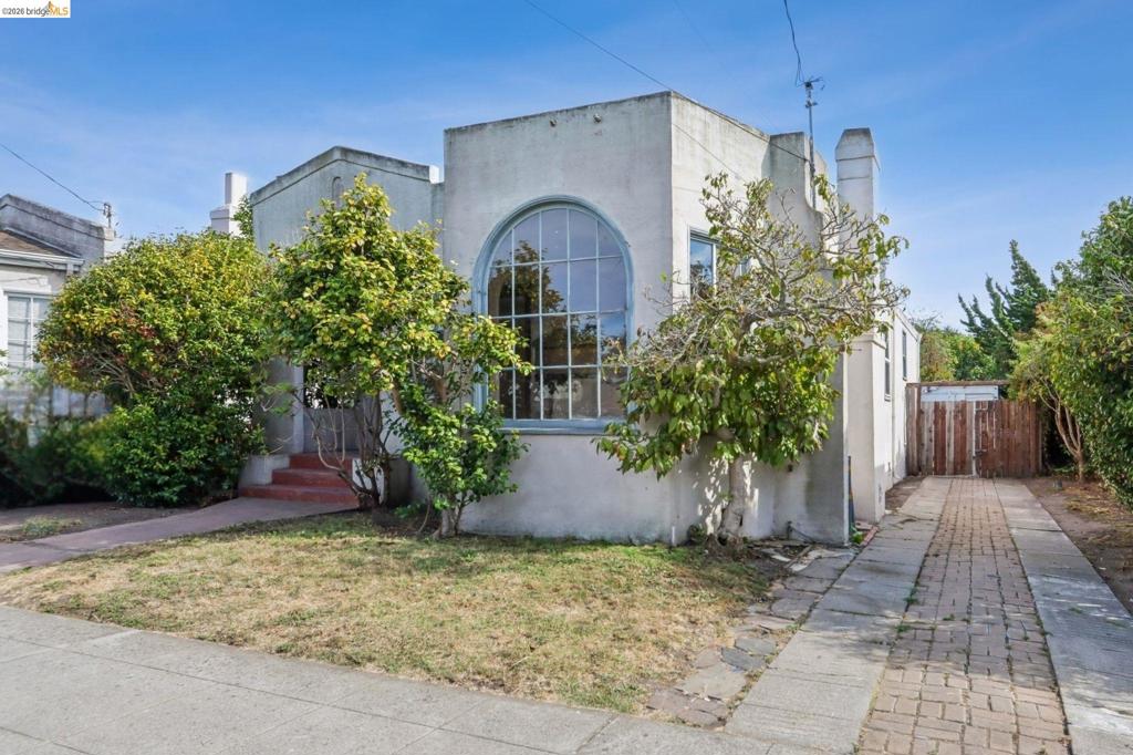 2144 Oregon St