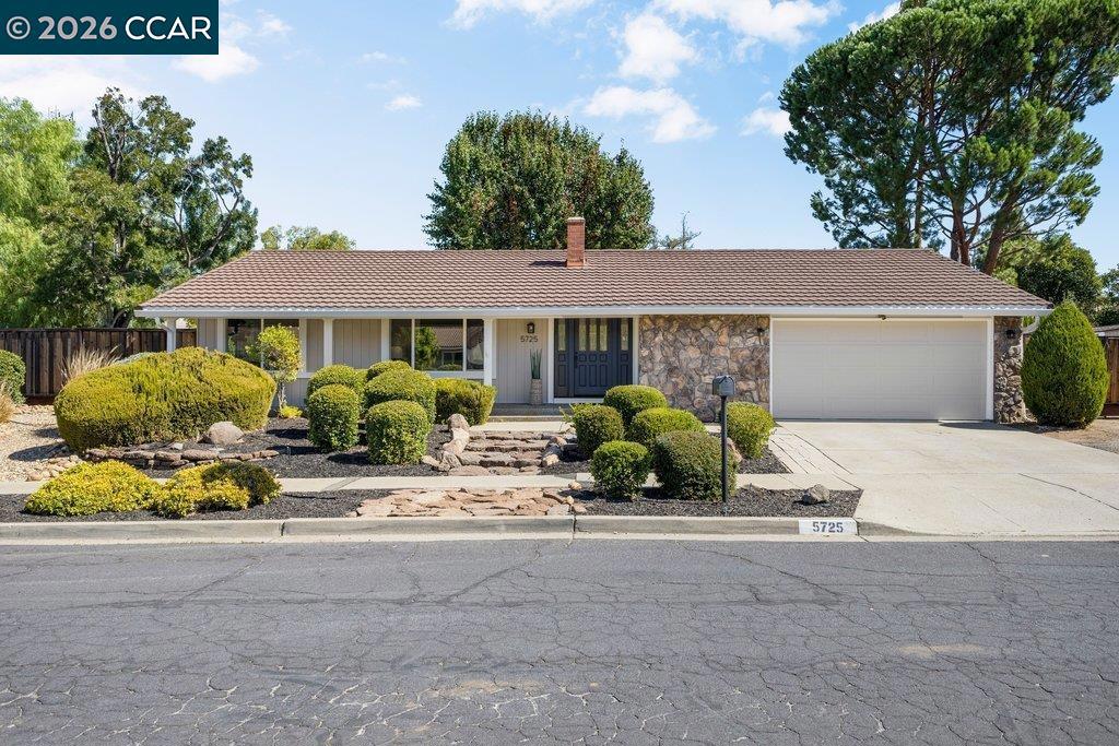 5725 Del Trigo Ln