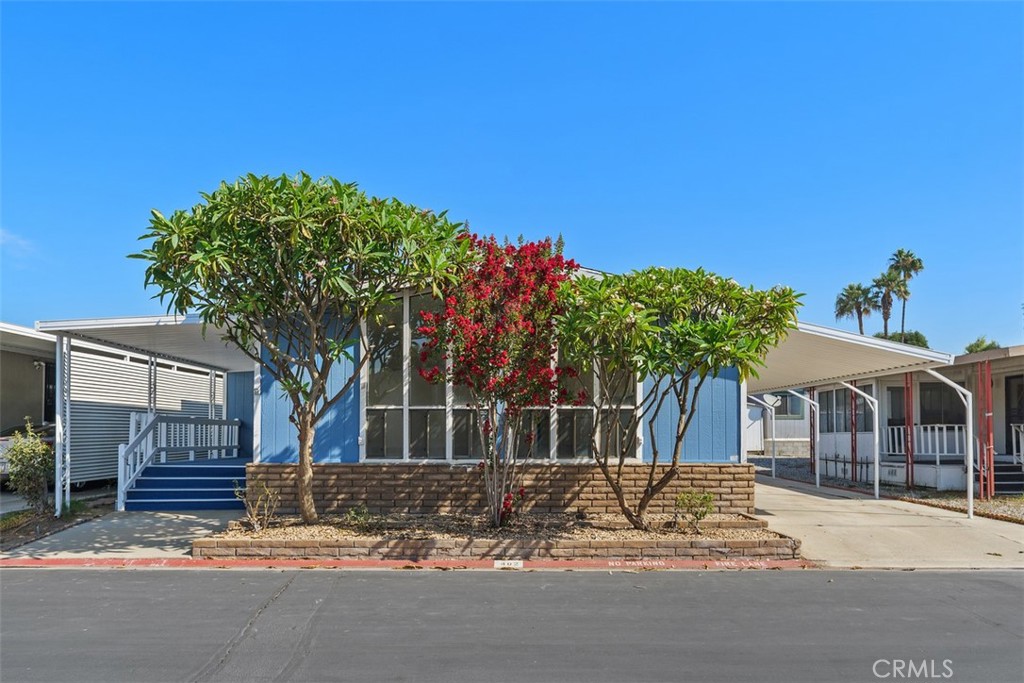 1456 E Philadelphia St Spc 402
