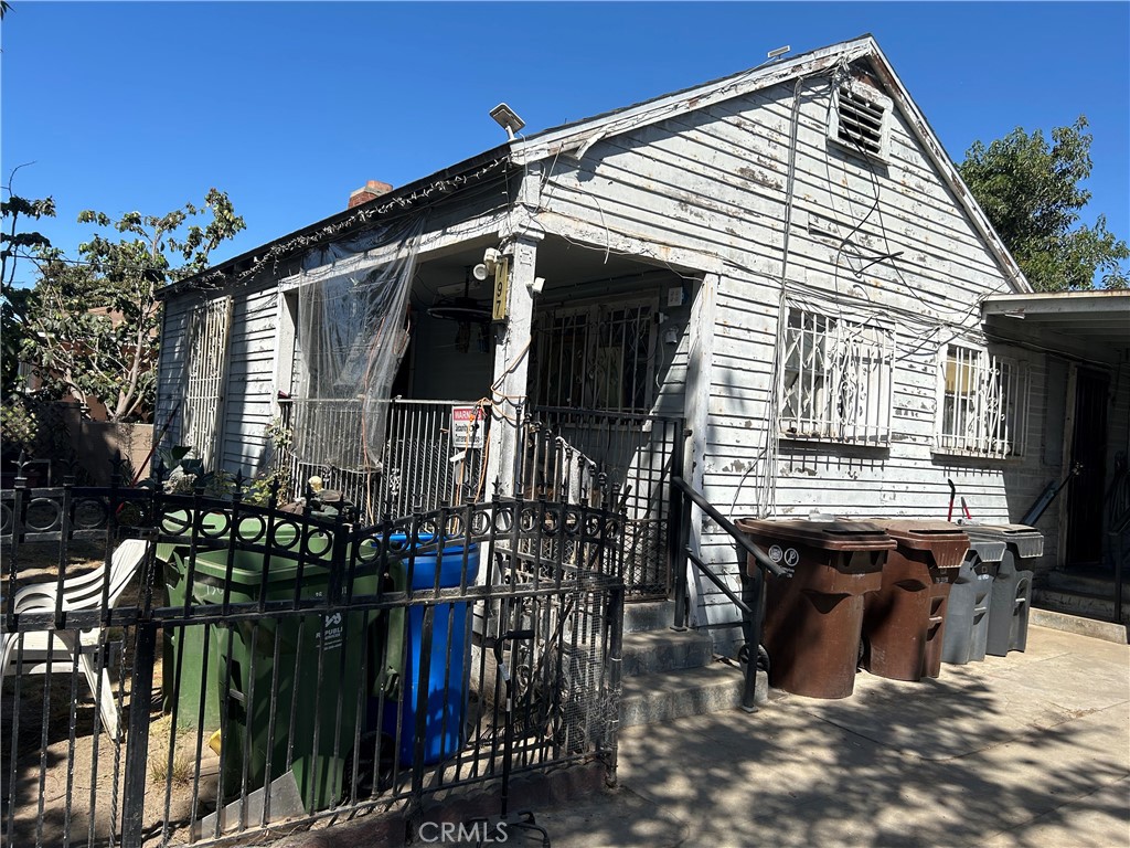 797 E Pine