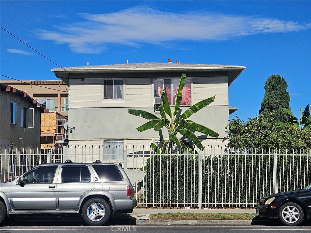 221 S Bonnie Brae