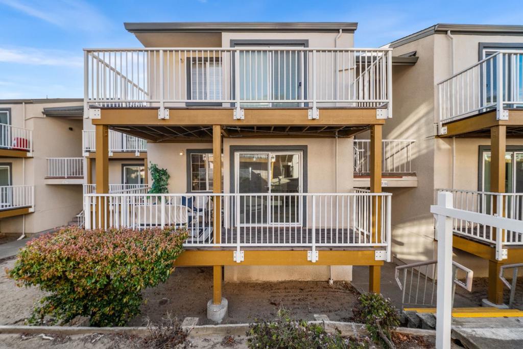 1003 San Antonio Circle 202