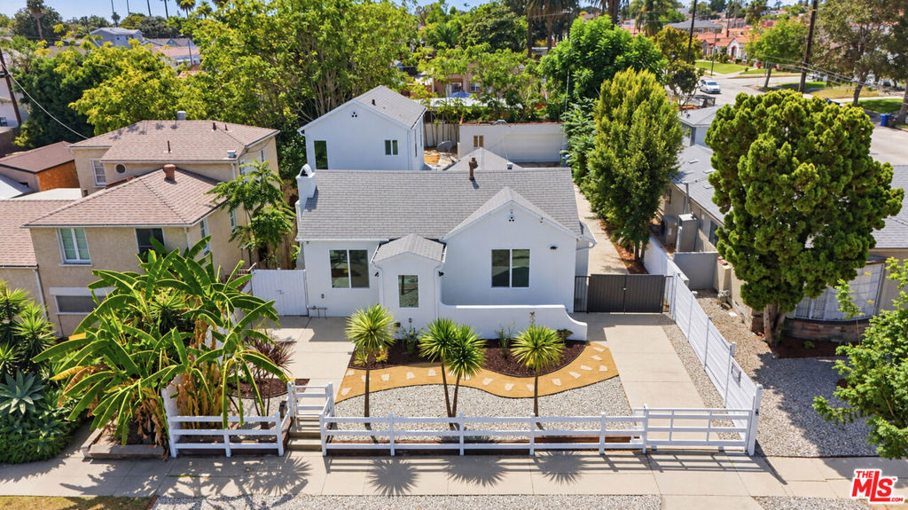 3022 W 73rd Street