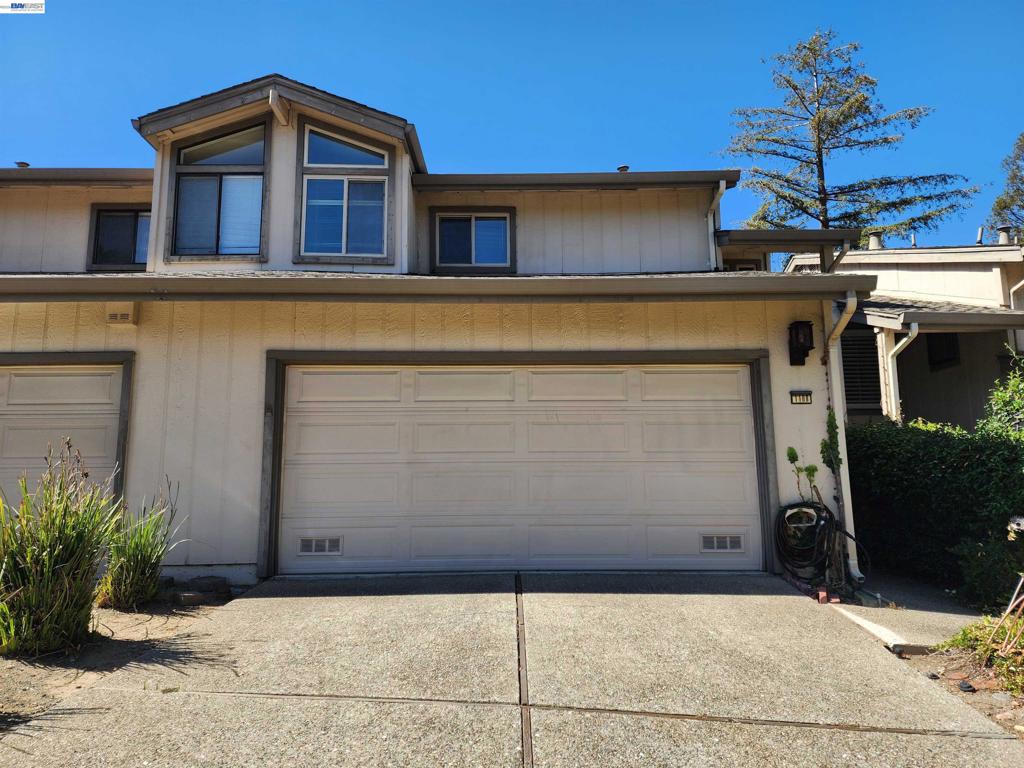 1108 Holmes Way