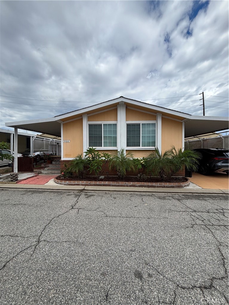 2601 E Victoria Street 466