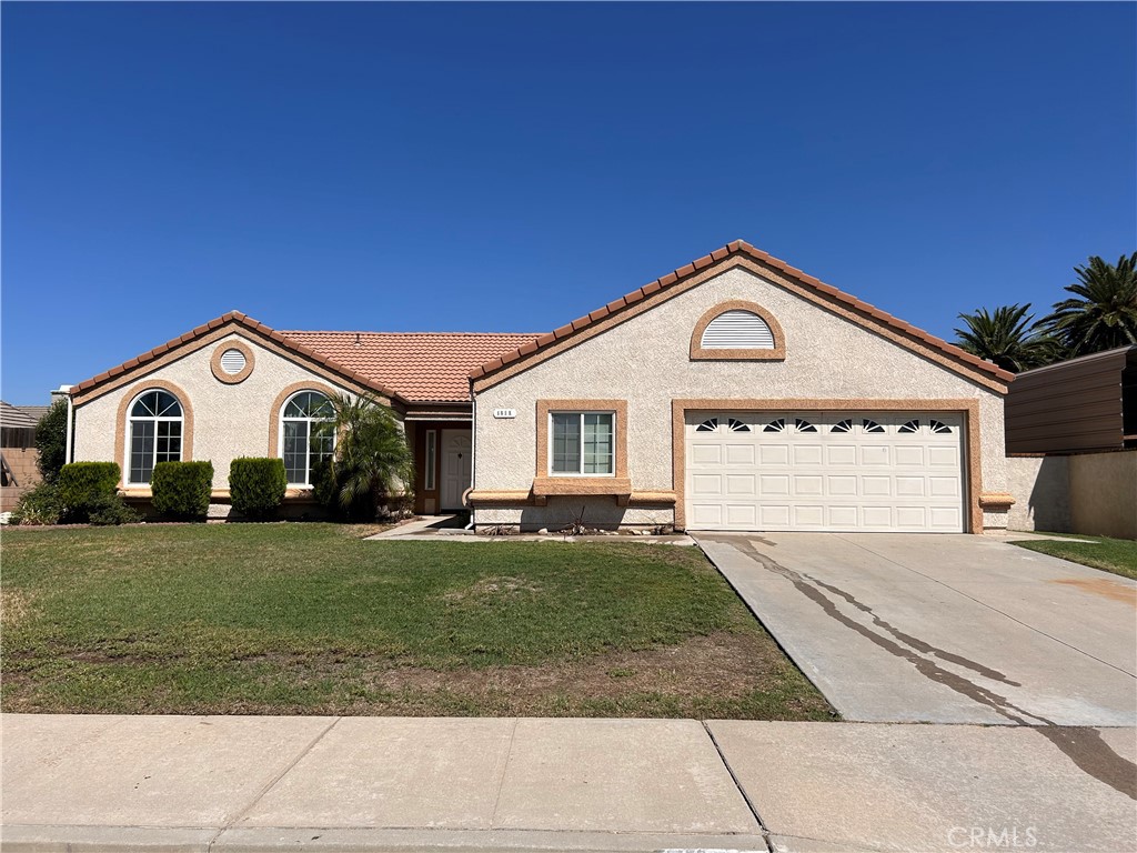 1210 W Cimarron