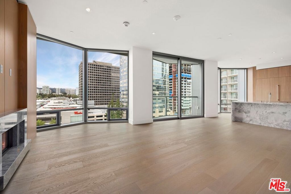 211 W Elm Court 6E