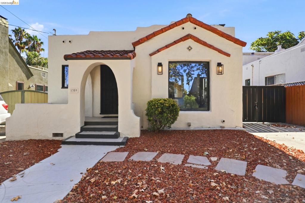 1359 Elm St