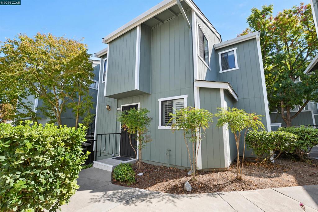 1152 Maywood Lane